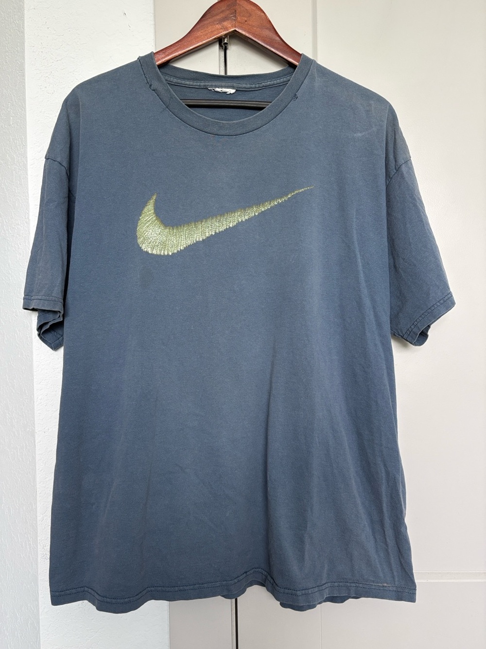 VINTAGE Y2K NIKE BLUE GREEN SWOOSH GRAPHIC TSHIRT MENS XXL